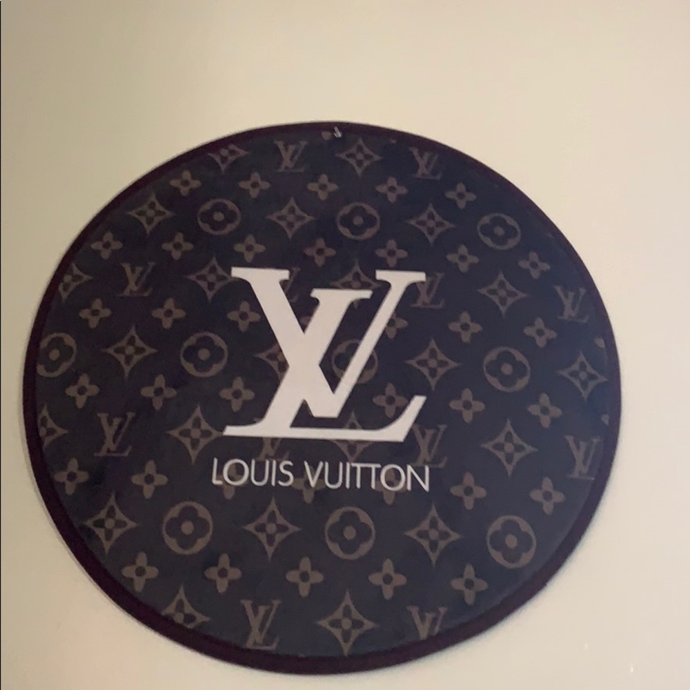 Louis Vuitton carpet circle